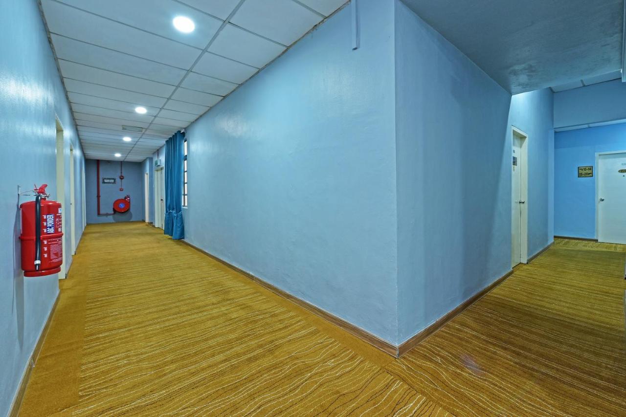 Oyo 90672 De Paradise Turtle Hotel Kerteh Ngoại thất bức ảnh
