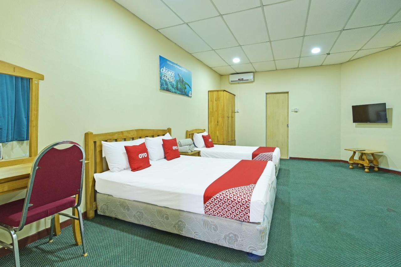 Oyo 90672 De Paradise Turtle Hotel Kerteh Ngoại thất bức ảnh