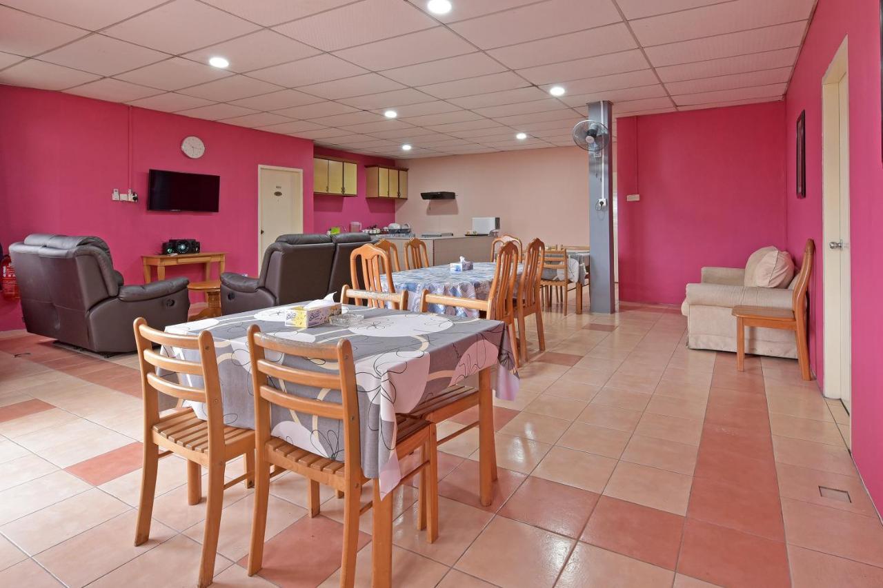 Oyo 90672 De Paradise Turtle Hotel Kerteh Ngoại thất bức ảnh