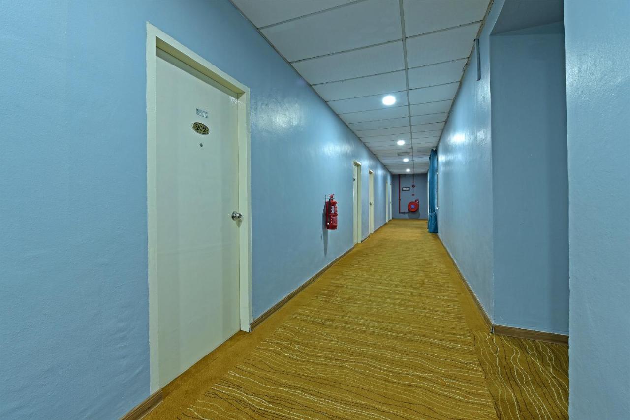 Oyo 90672 De Paradise Turtle Hotel Kerteh Ngoại thất bức ảnh