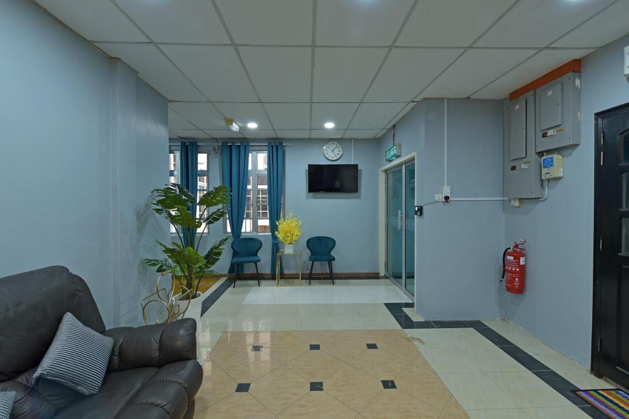 Oyo 90672 De Paradise Turtle Hotel Kerteh Ngoại thất bức ảnh